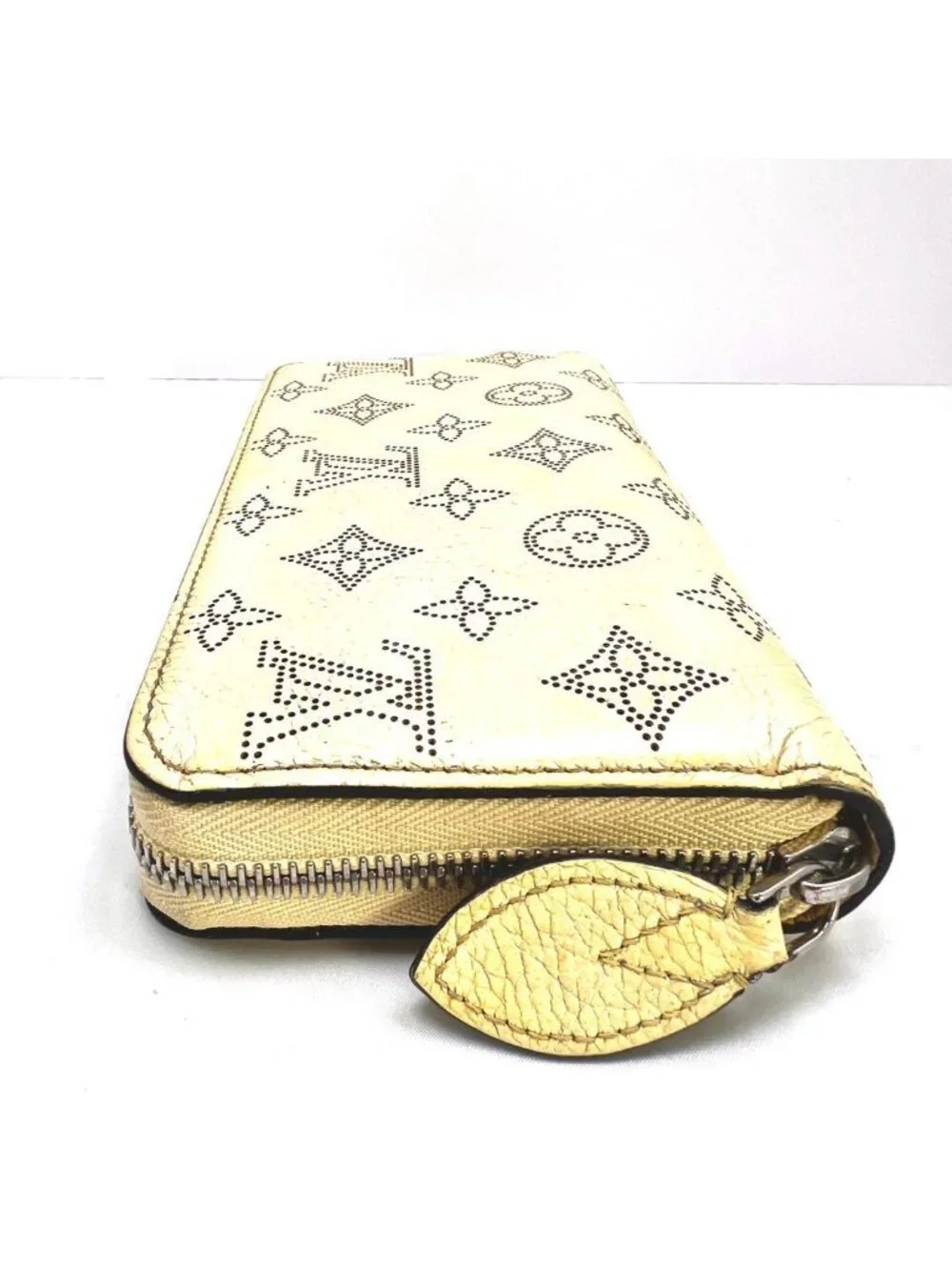 Louis Vuitton Built in Mahina Zippy Wallet Banana